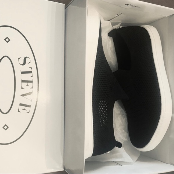 NEW Steve Madden Black Sneakers - Picture 4 of 4